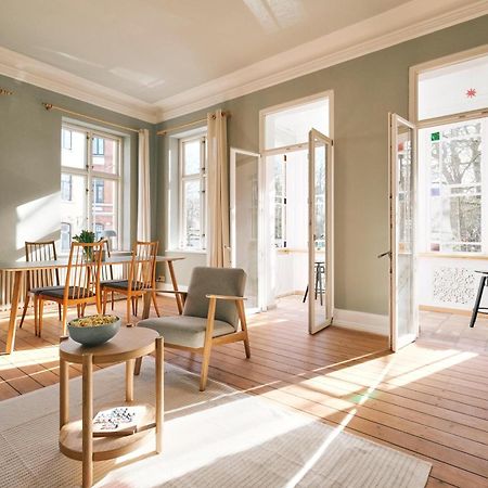 Villa Rosa - Charmante, Grosse Altbauwohnung フレンスブルク エクステリア 写真