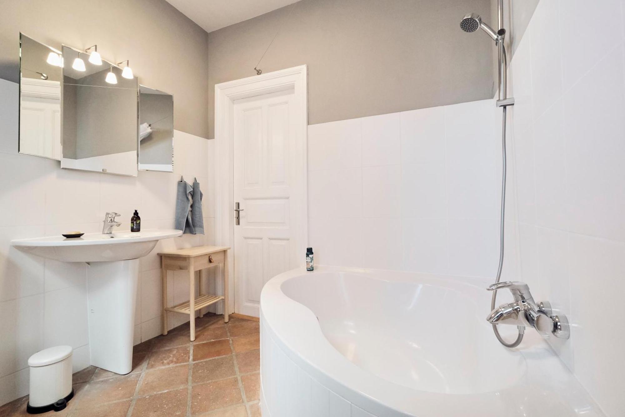 Villa Rosa - Charmante, Grosse Altbauwohnung フレンスブルク エクステリア 写真
