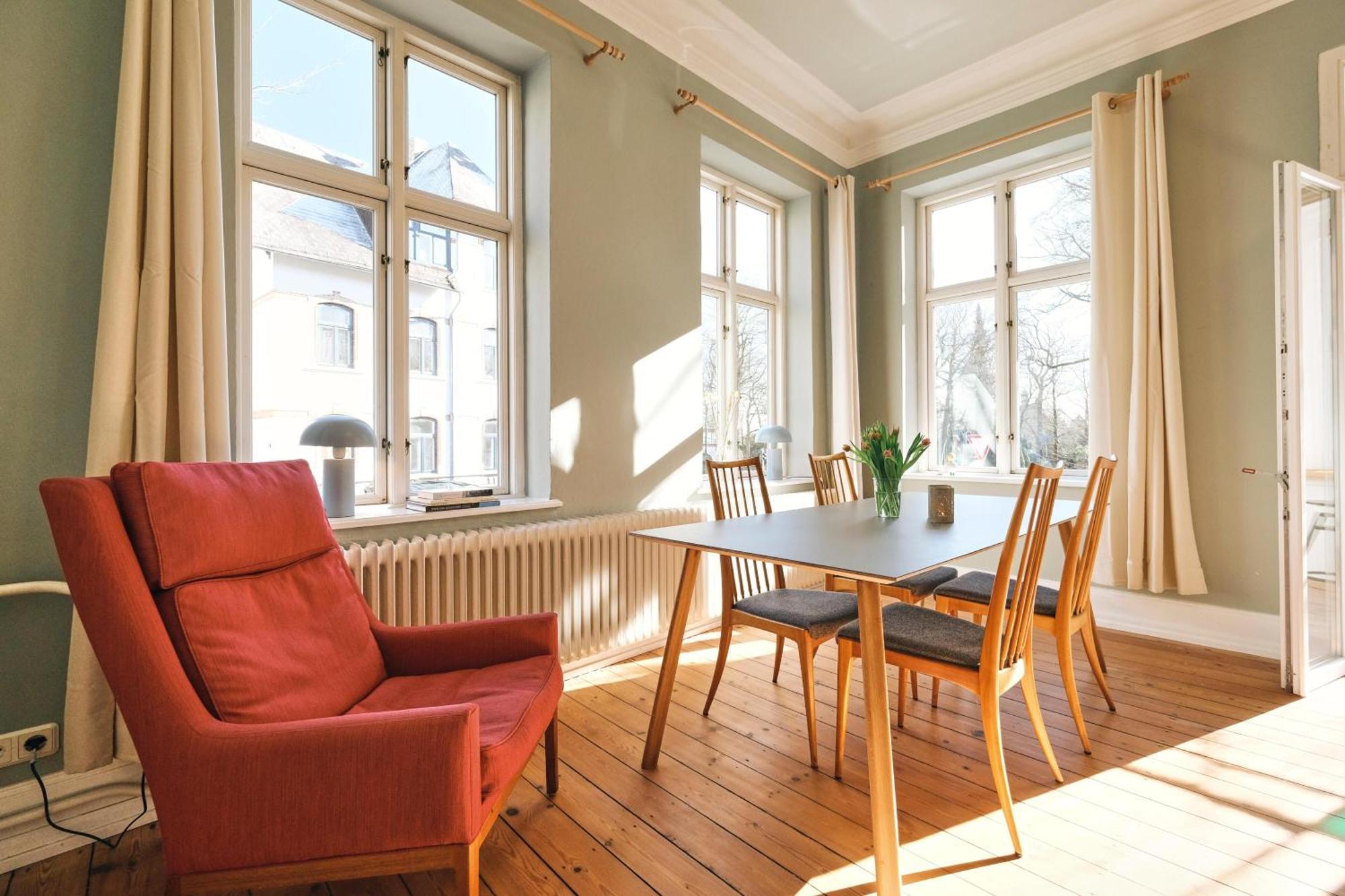 Villa Rosa - Charmante, Grosse Altbauwohnung フレンスブルク エクステリア 写真