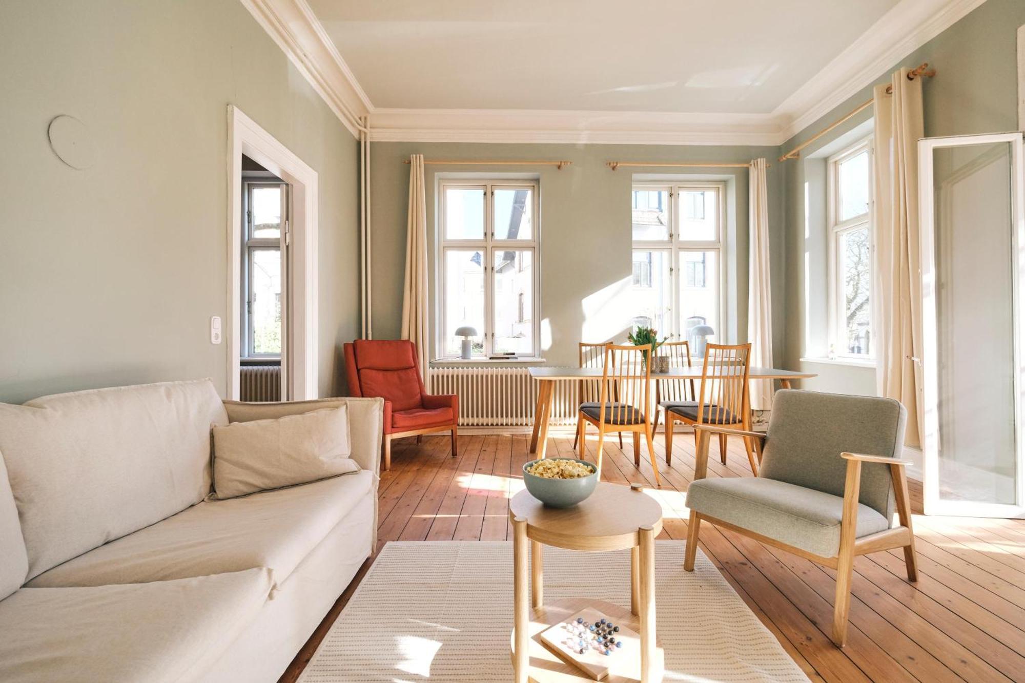 Villa Rosa - Charmante, Grosse Altbauwohnung フレンスブルク エクステリア 写真