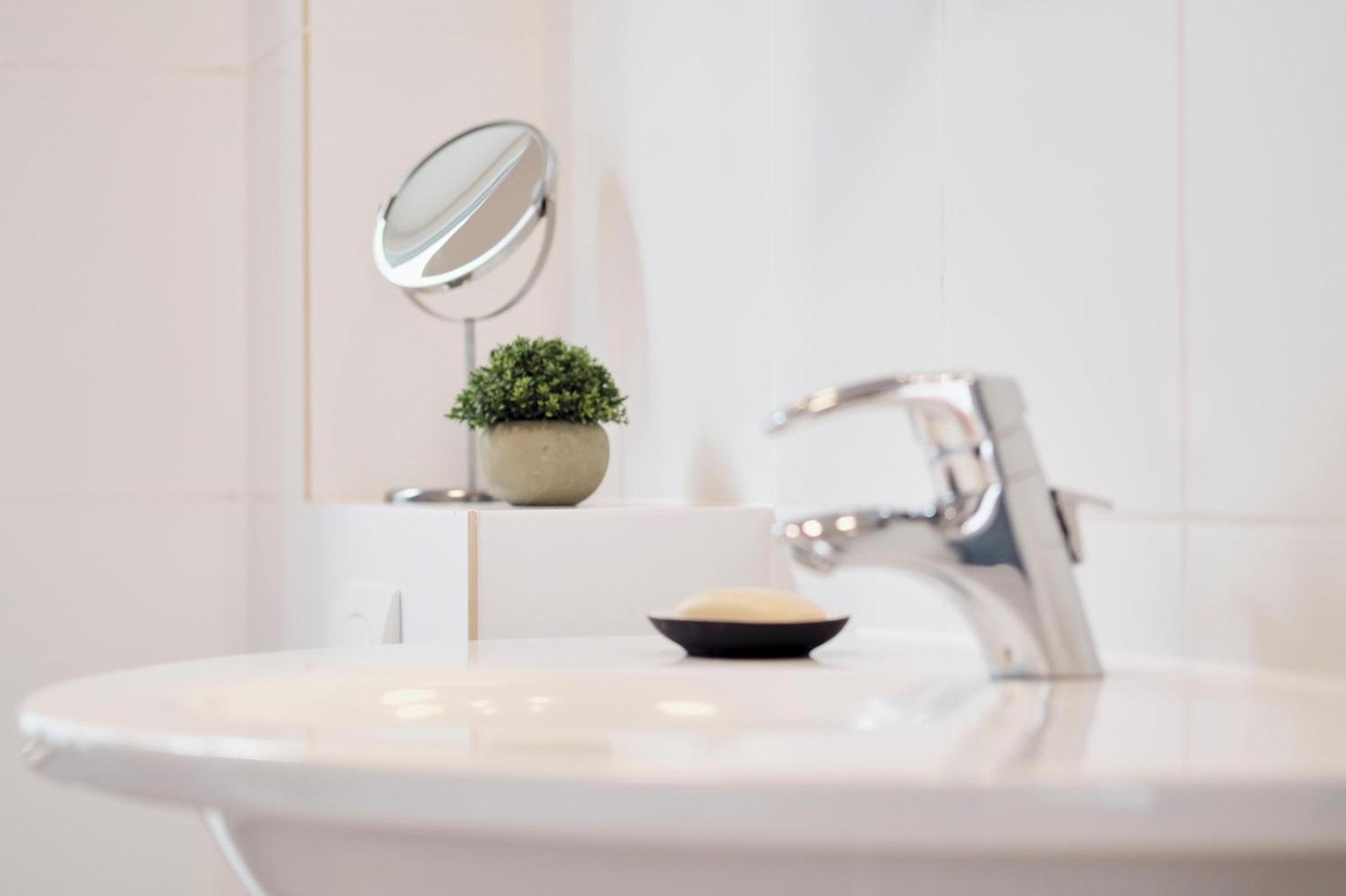 Villa Rosa - Charmante, Grosse Altbauwohnung フレンスブルク エクステリア 写真